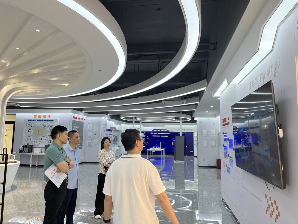  民建中山市委会副主委蔡先全莅临9U平台物联考察调研